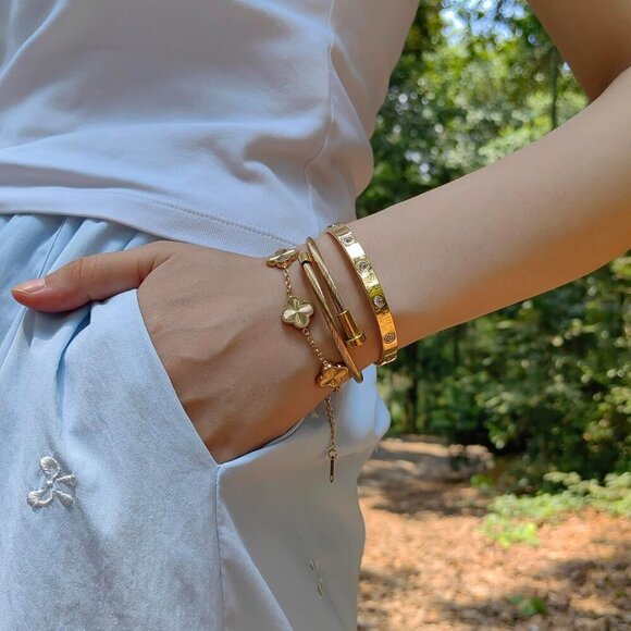 Women's 18K Gold Plated Clover Bangle Lucky Jewelry Gift for Women - Picture 2 of 7